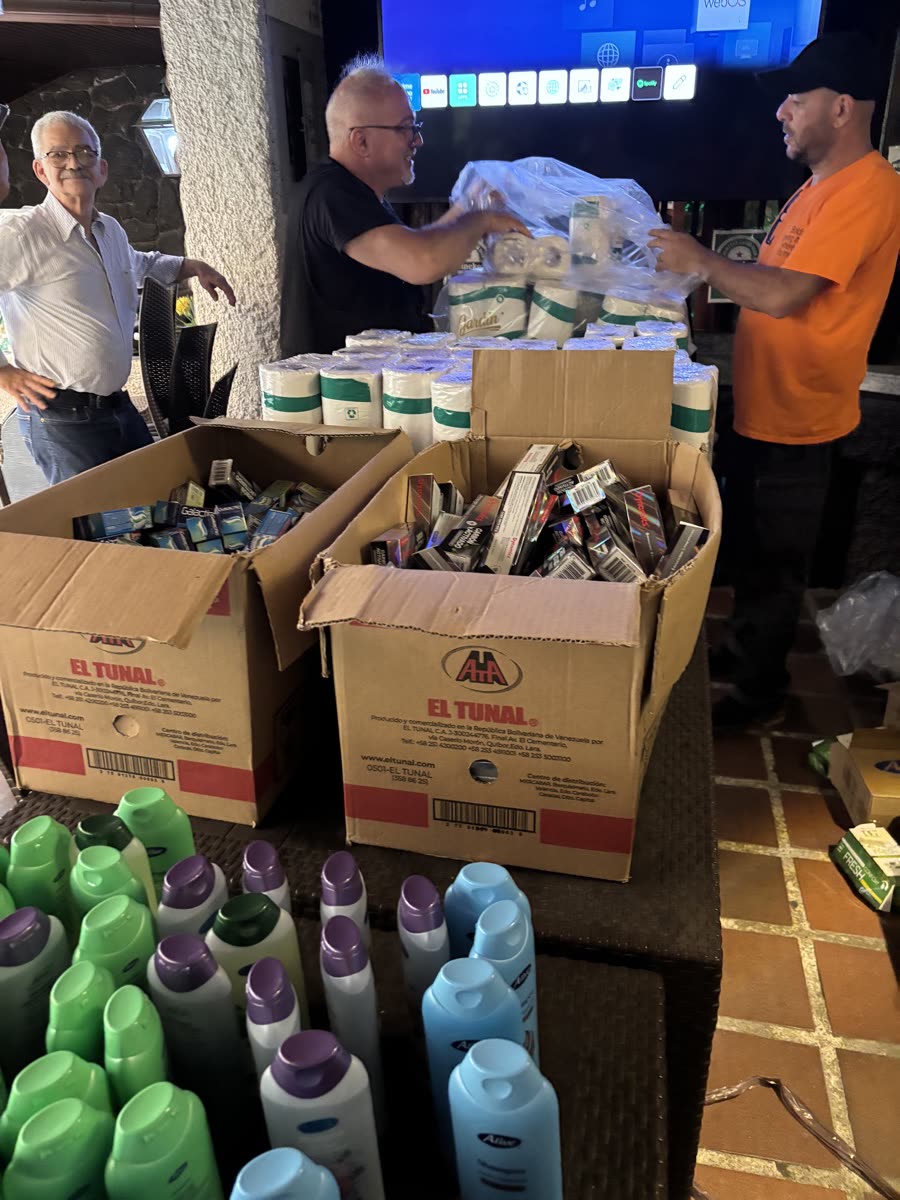 Organização de produtos de higiene para distribuição